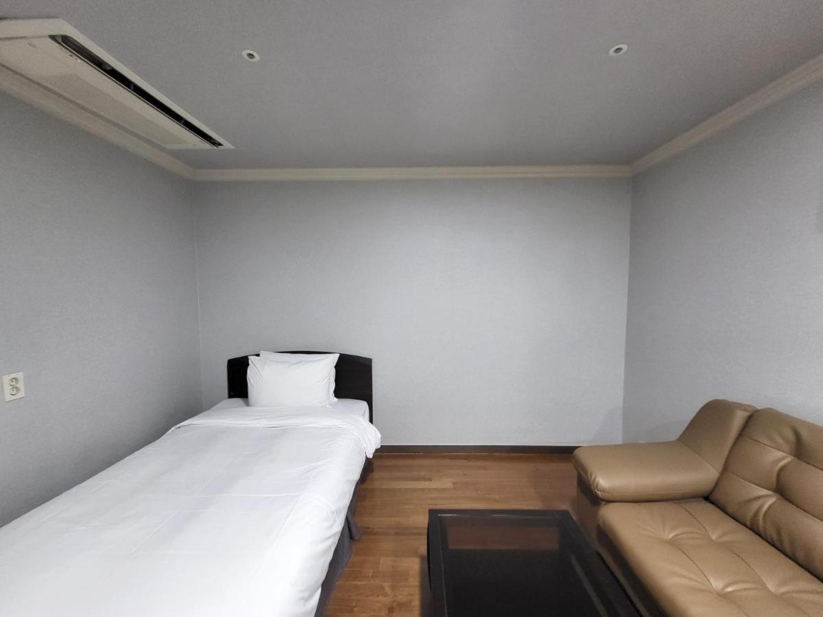 Ramada Hotel And Suites Seoul Namdaemun Exteriör bild