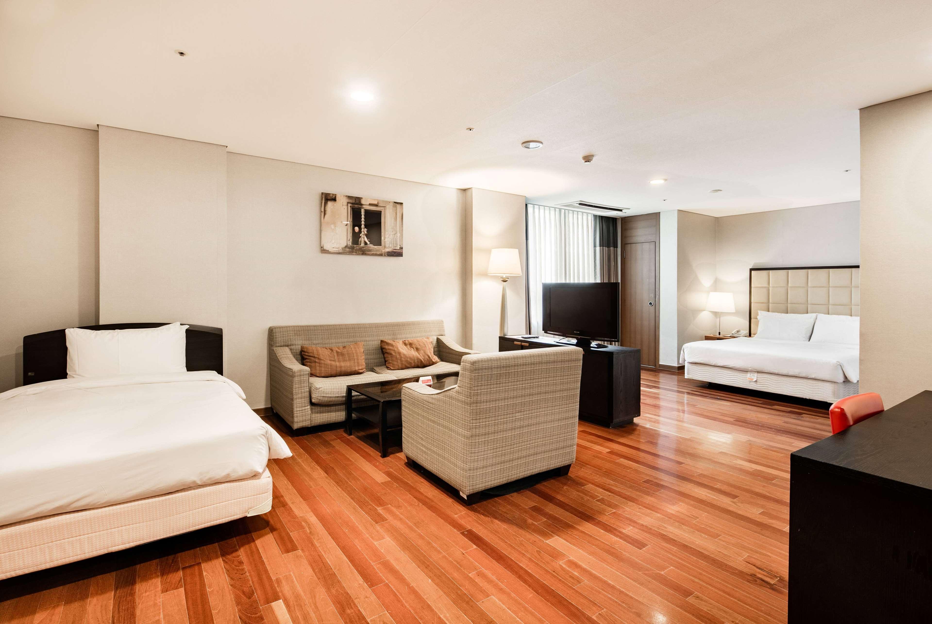 Ramada Hotel And Suites Seoul Namdaemun Exteriör bild