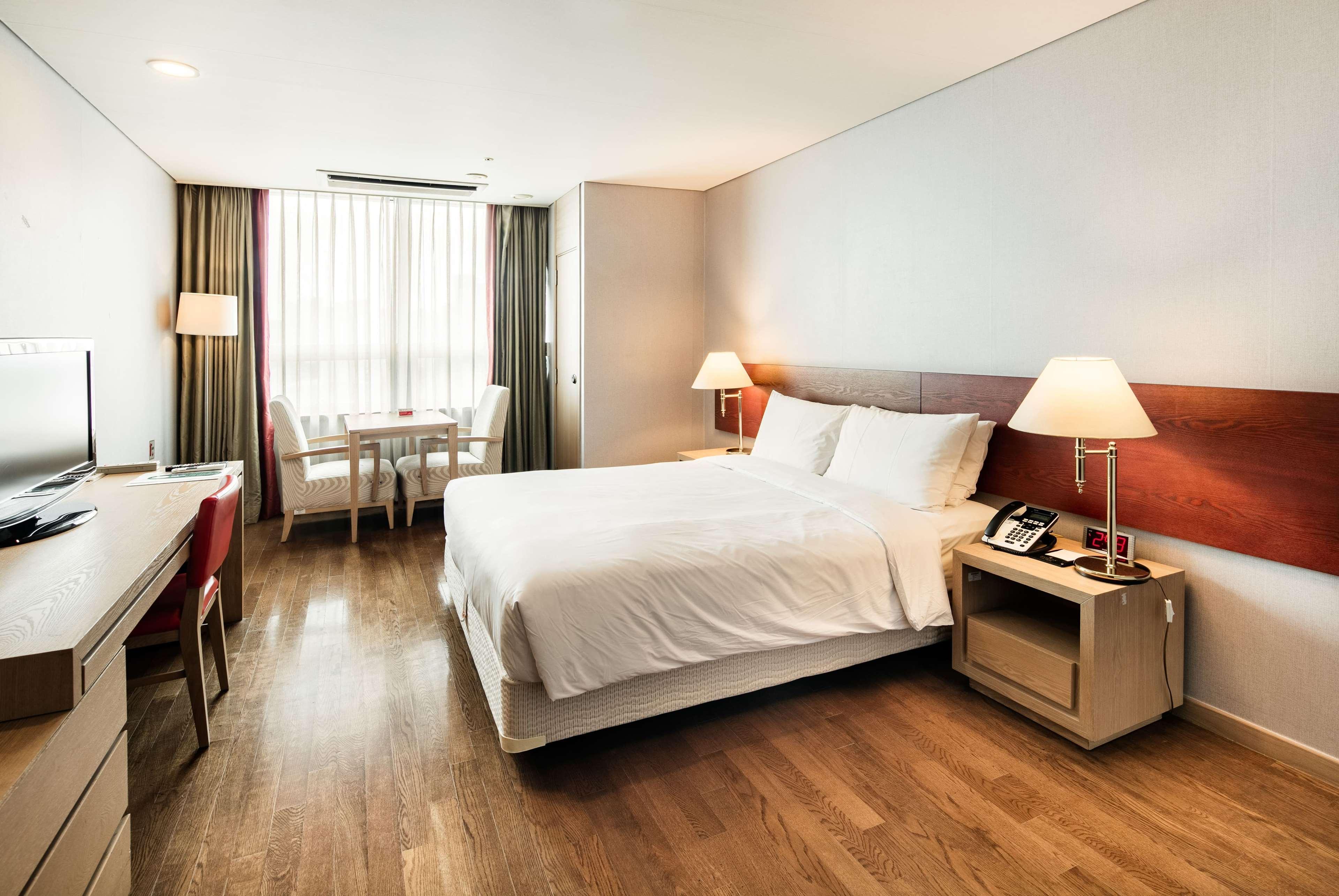 Ramada Hotel And Suites Seoul Namdaemun Exteriör bild
