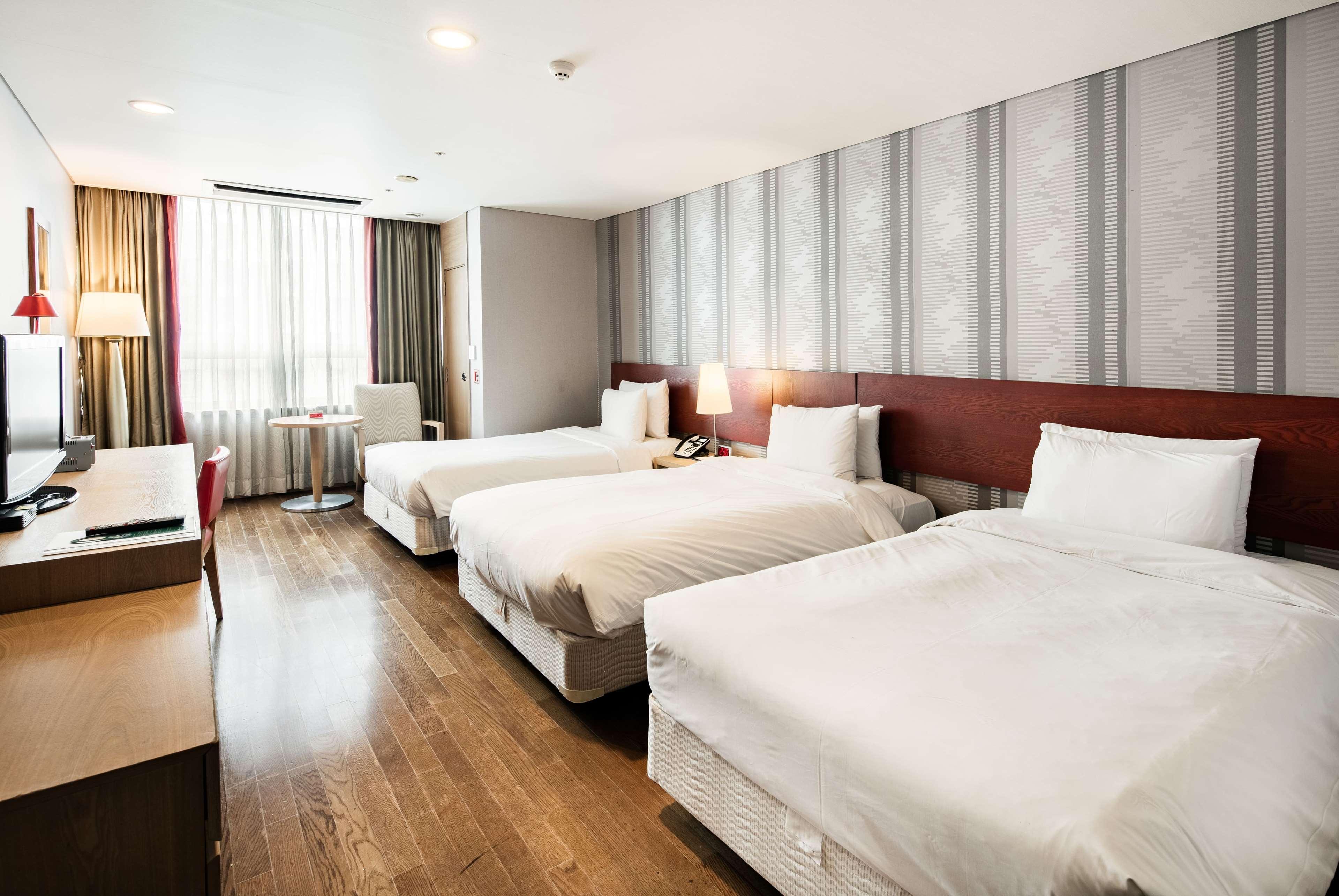 Ramada Hotel And Suites Seoul Namdaemun Exteriör bild