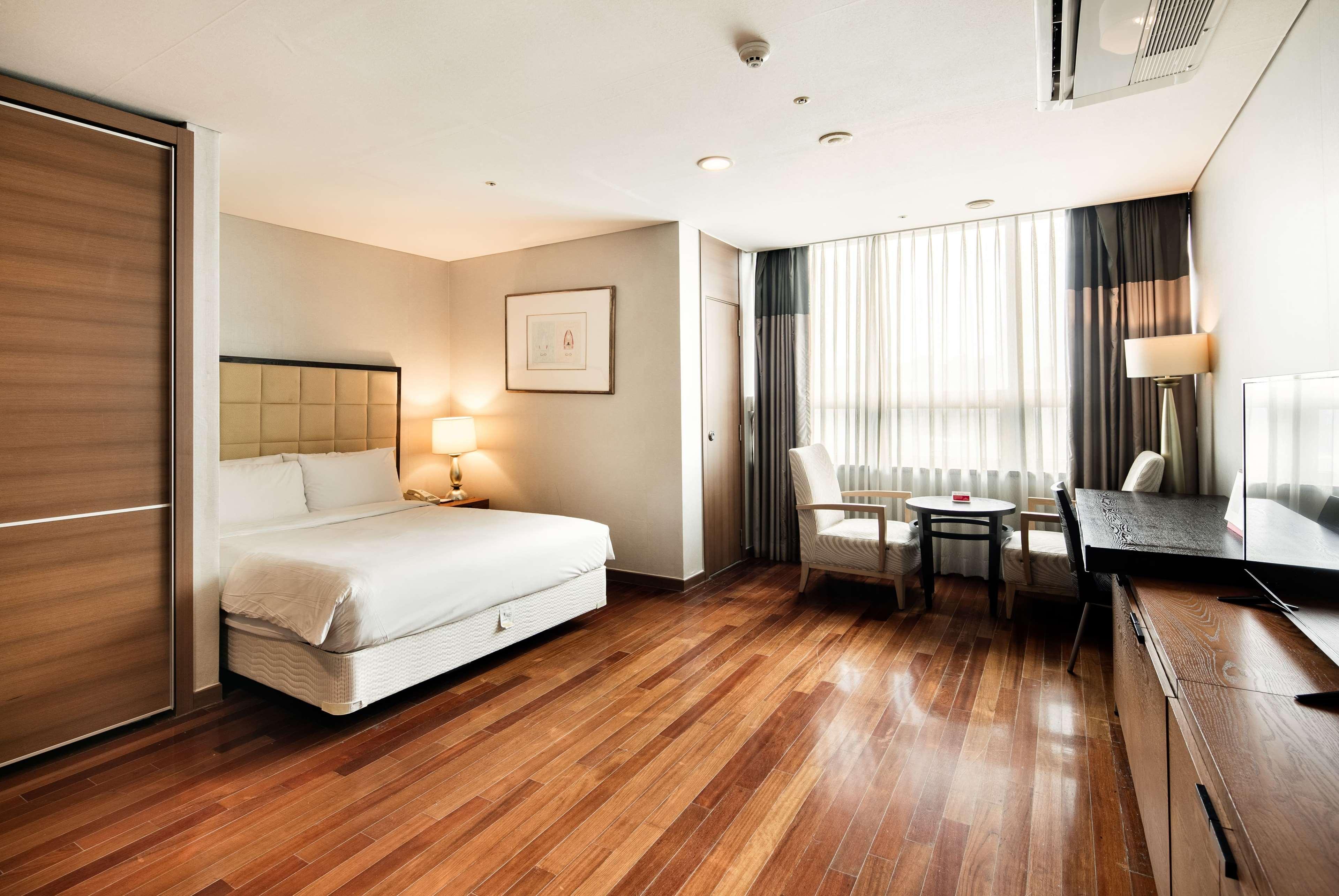 Ramada Hotel And Suites Seoul Namdaemun Exteriör bild