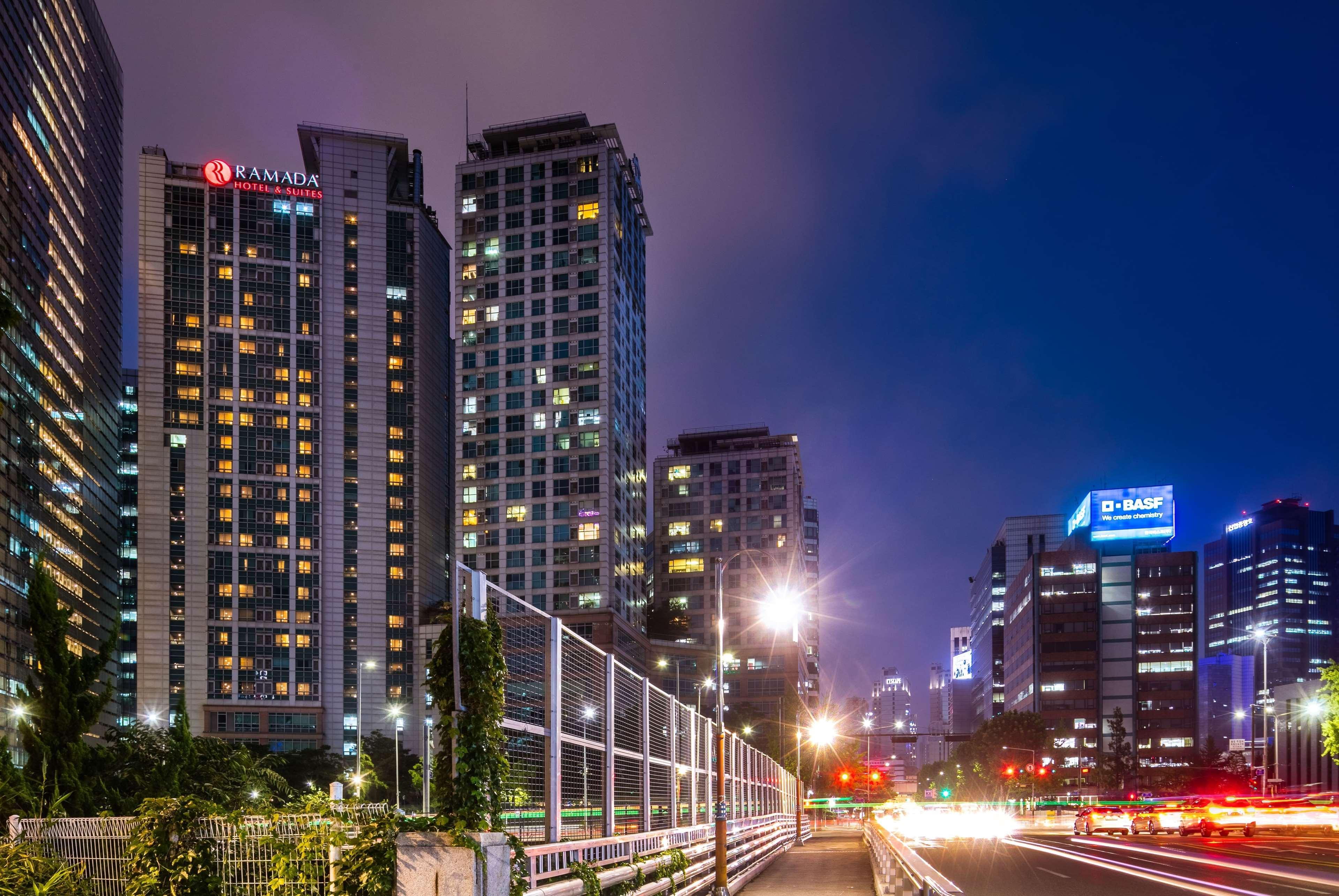 Ramada Hotel And Suites Seoul Namdaemun Exteriör bild