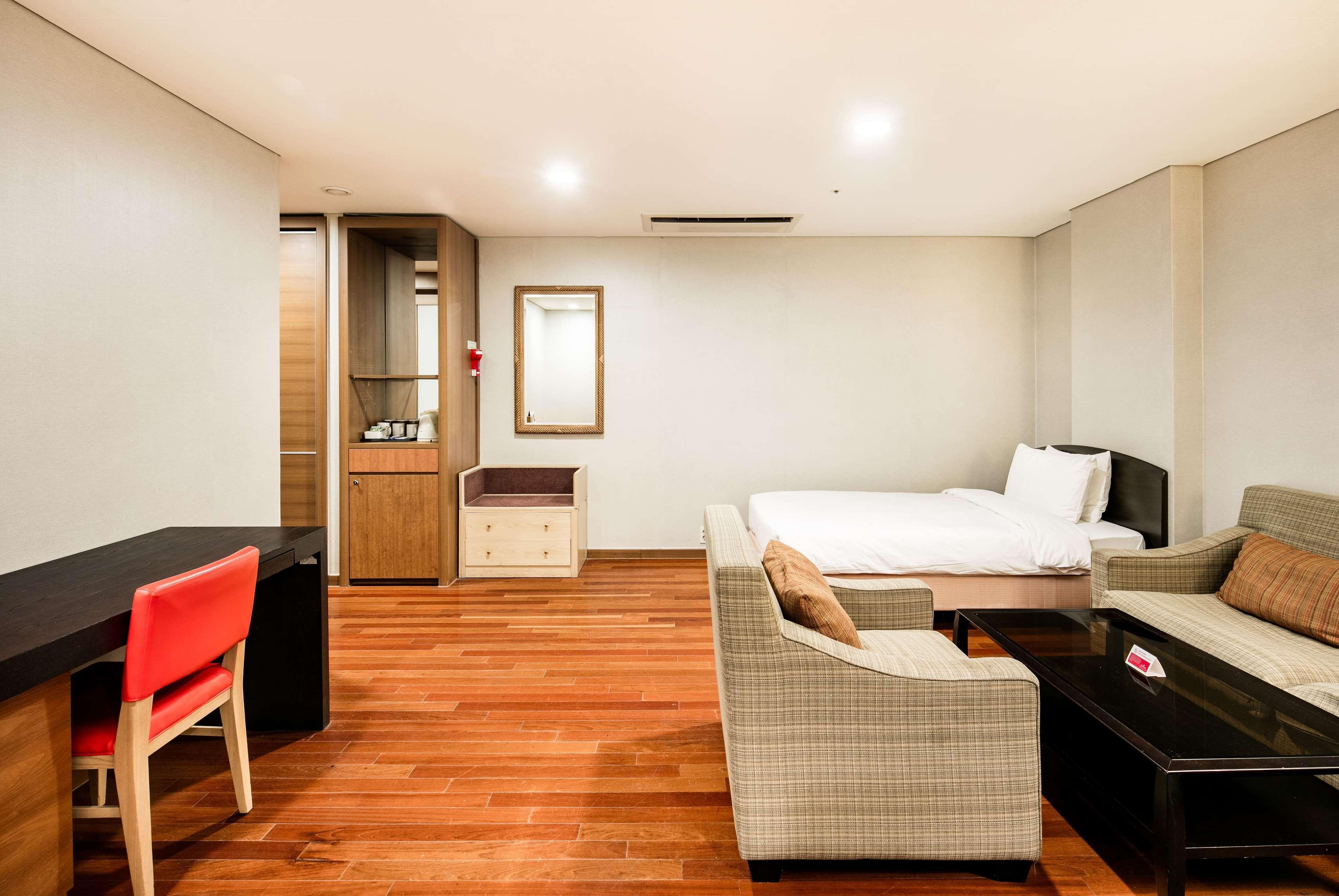 Ramada Hotel And Suites Seoul Namdaemun Exteriör bild
