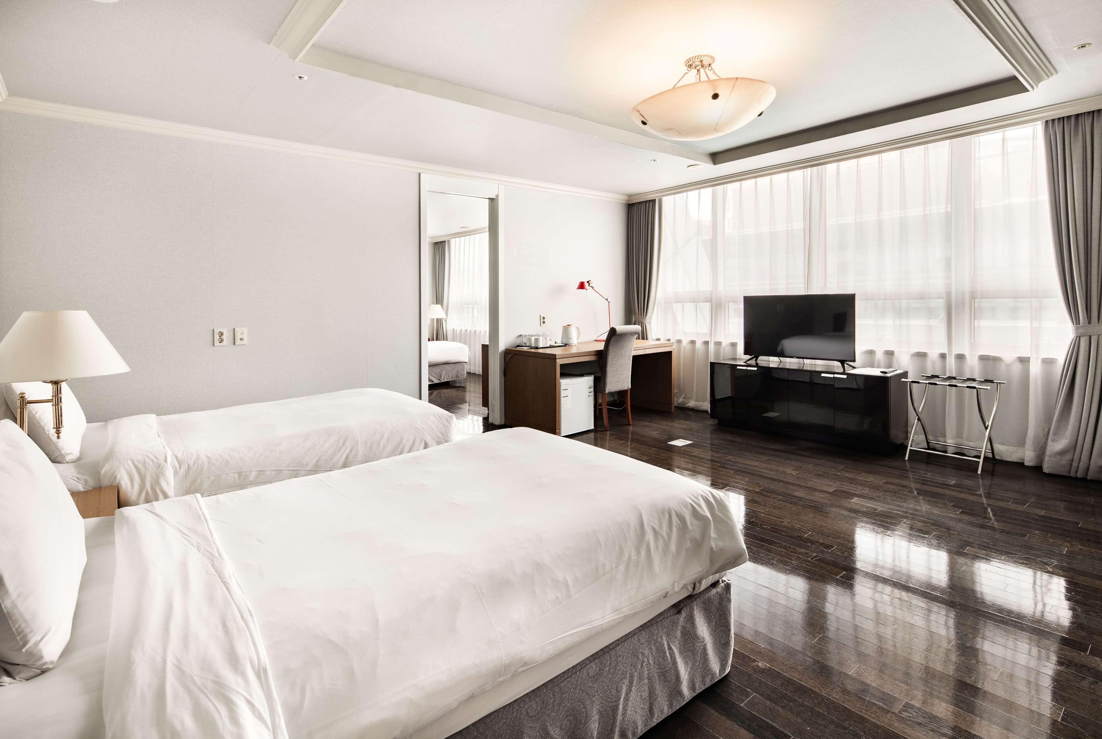 Ramada Hotel And Suites Seoul Namdaemun Exteriör bild