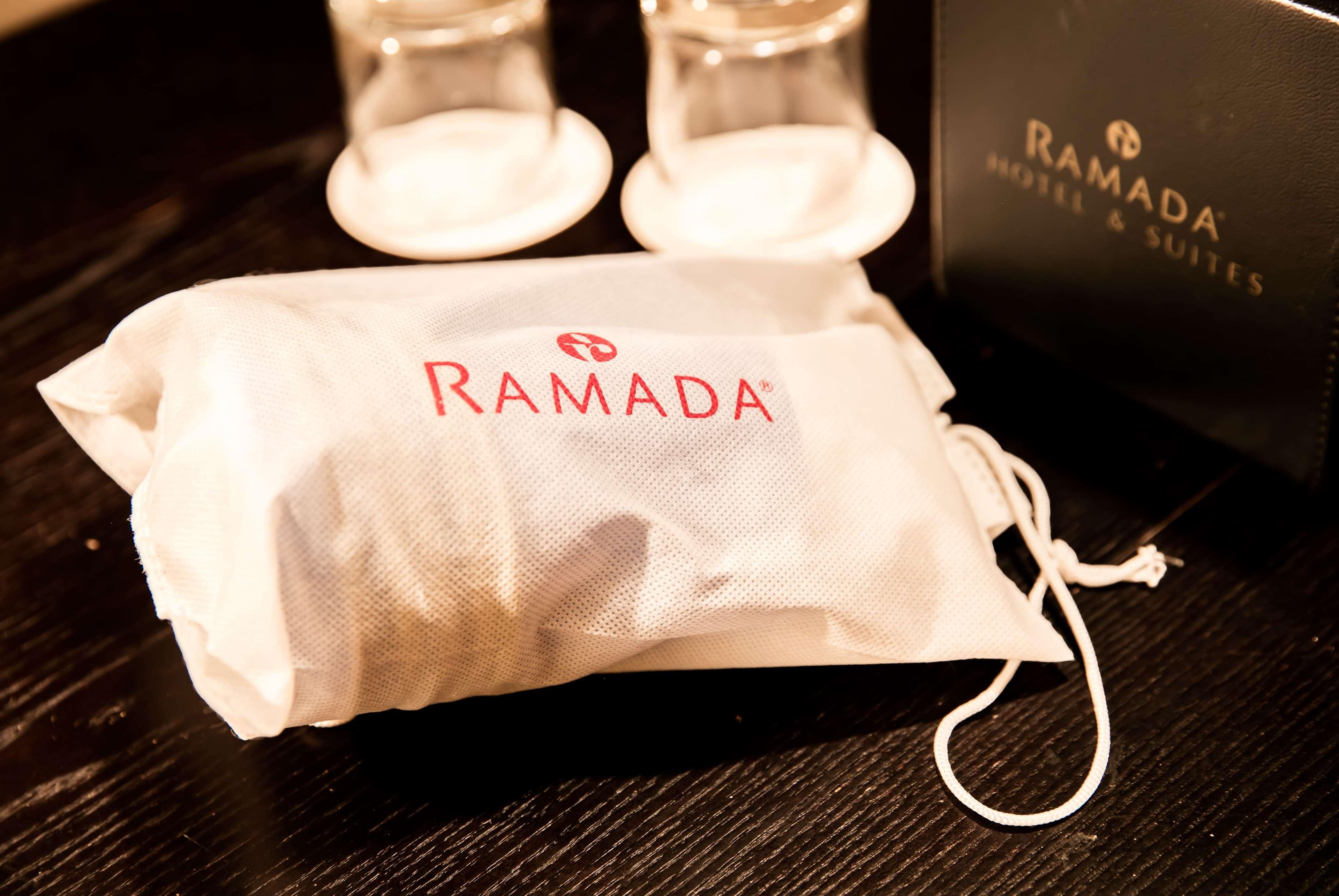 Ramada Hotel And Suites Seoul Namdaemun Exteriör bild
