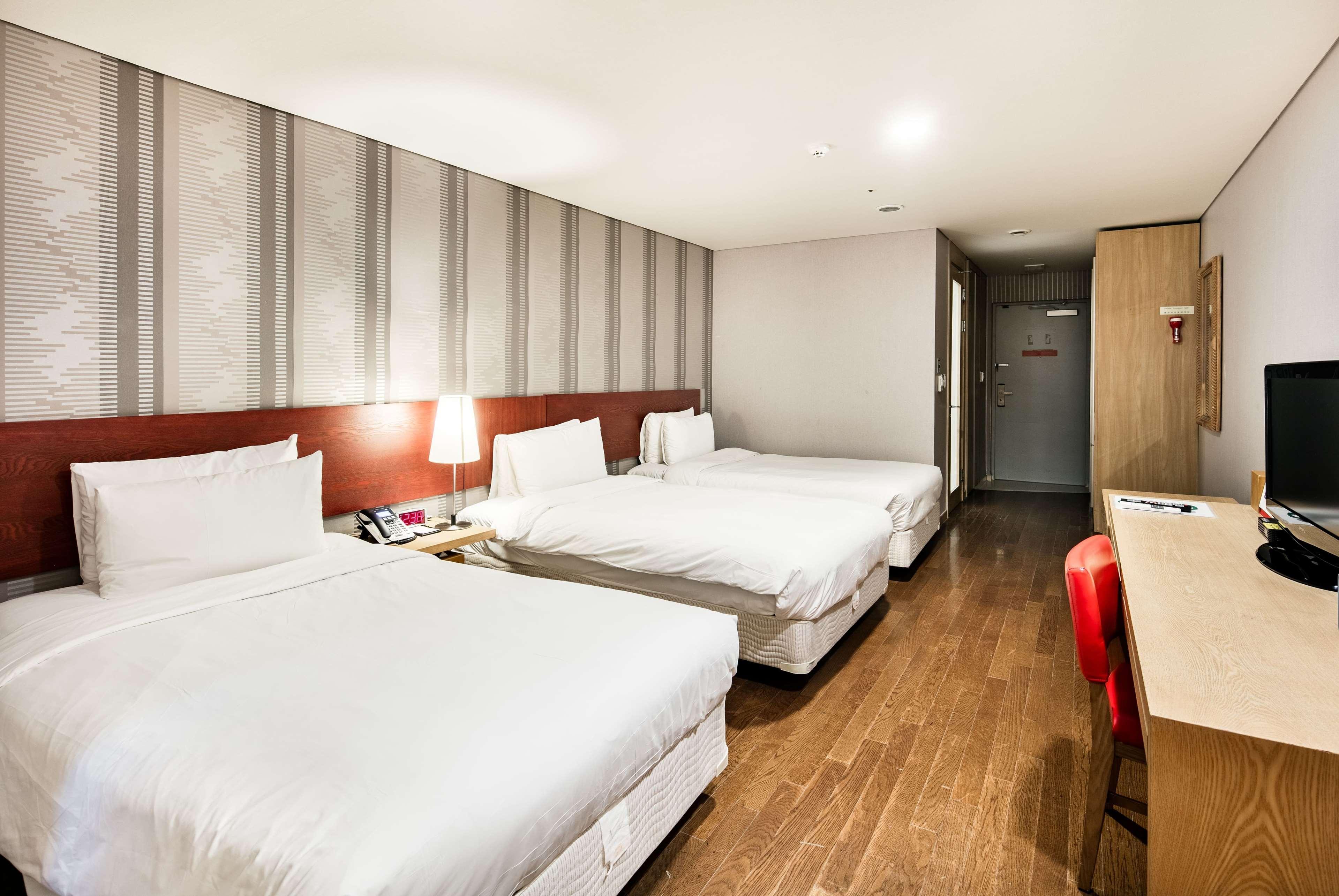 Ramada Hotel And Suites Seoul Namdaemun Exteriör bild