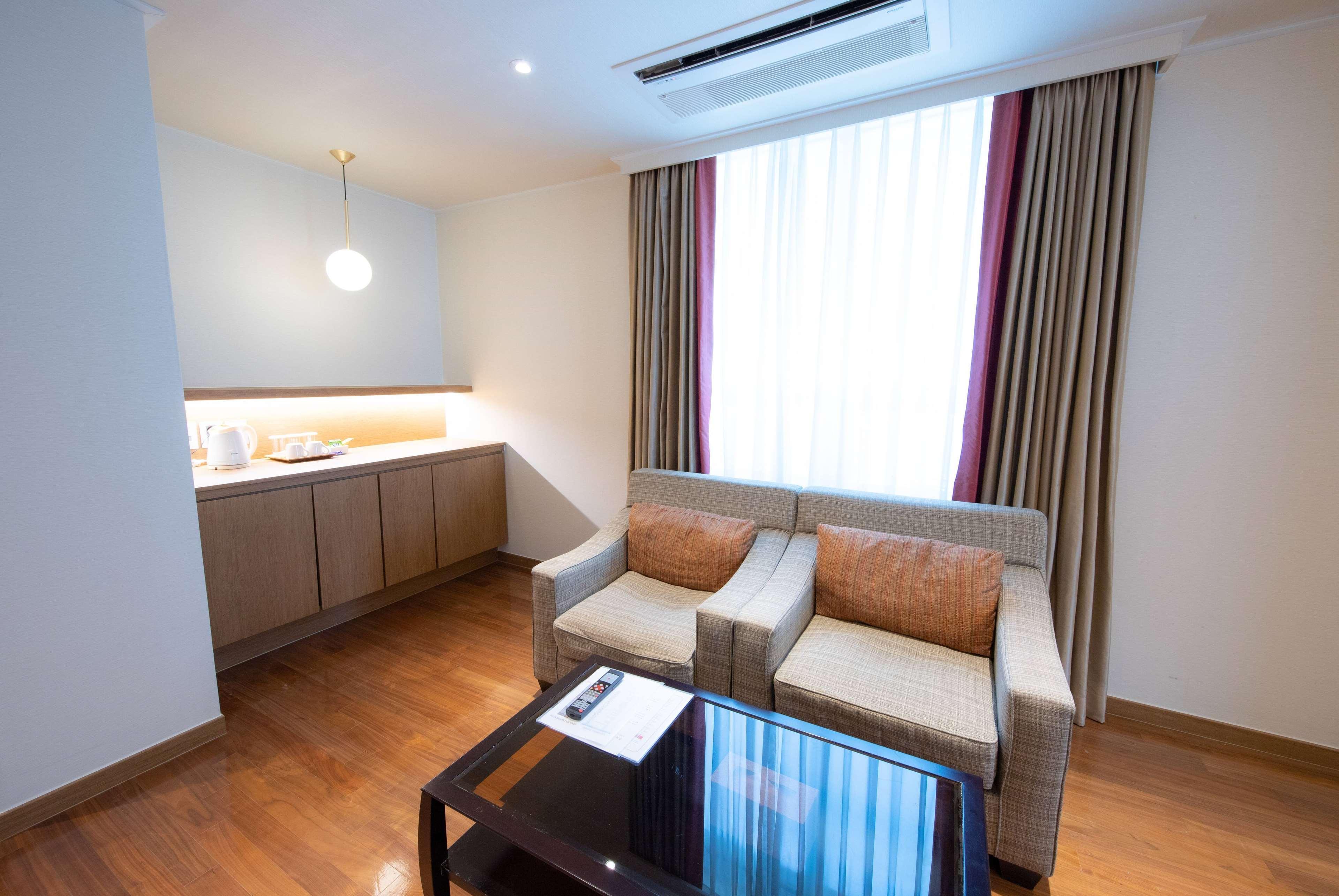 Ramada Hotel And Suites Seoul Namdaemun Exteriör bild