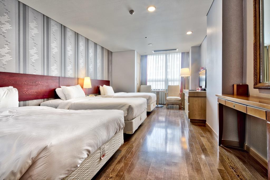 Ramada Hotel And Suites Seoul Namdaemun Exteriör bild