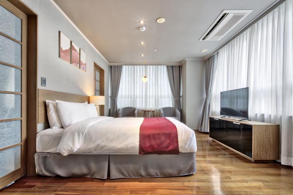 Ramada Hotel And Suites Seoul Namdaemun Exteriör bild